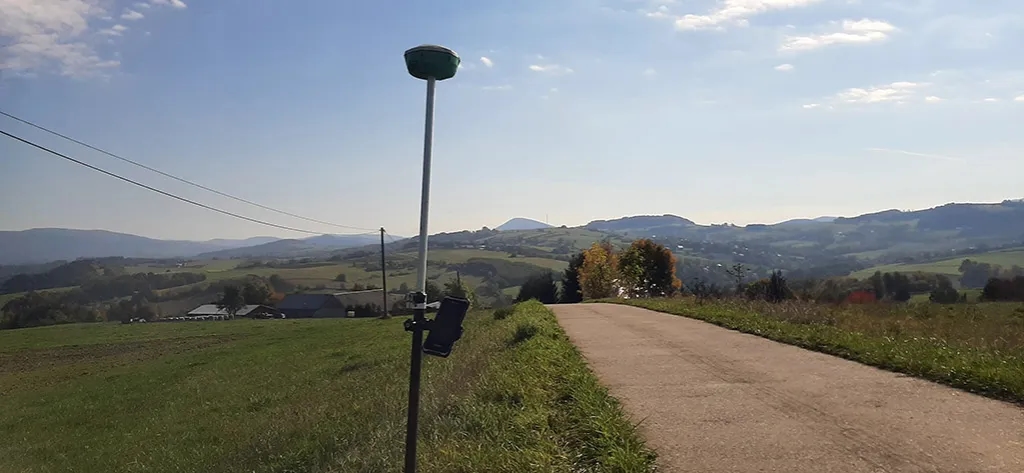 Co potrzebuje geodeta do wytyczenia budynku? Kluczowe informacje i dokumenty