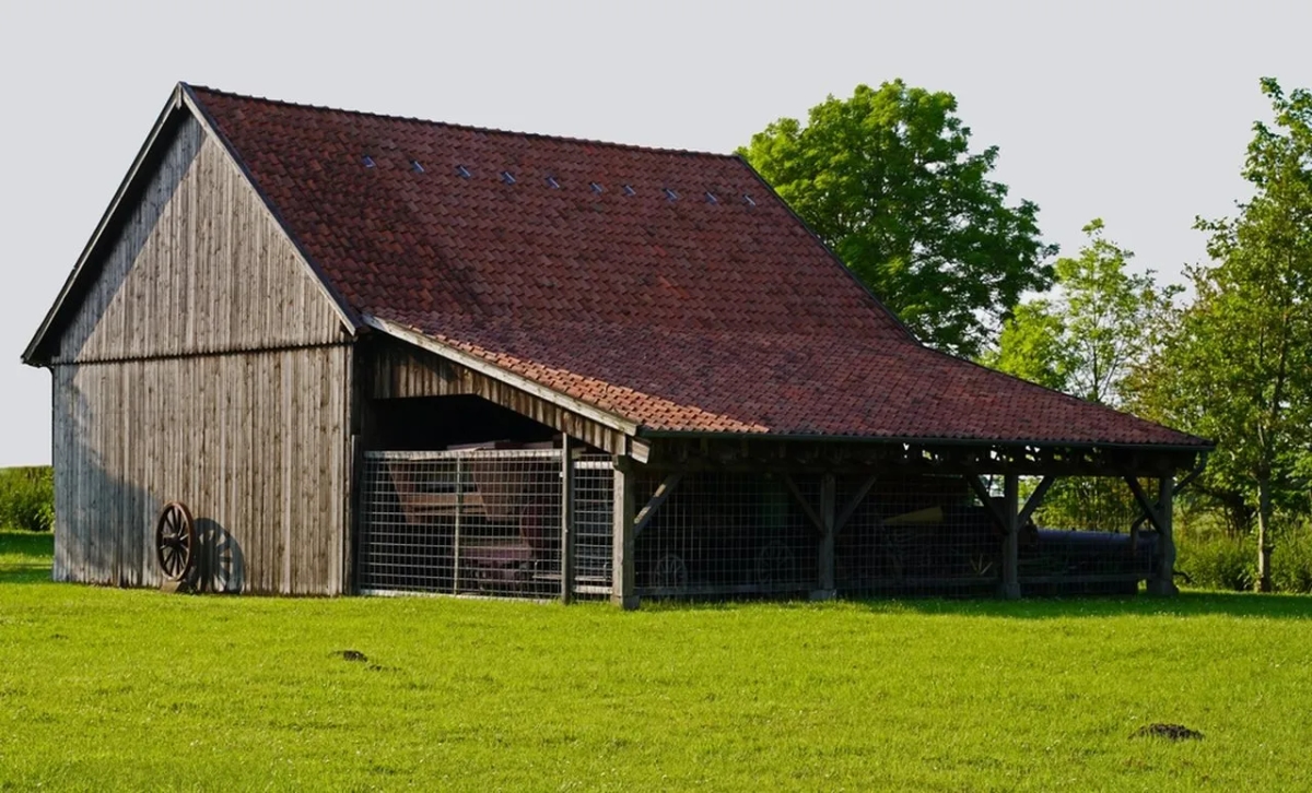 Czy stodoła jest budynkiem gospodarczym? Poznaj ważne informacje