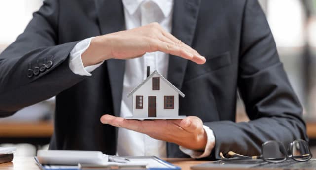 Czy warto ubezpieczyć mieszkanie w bloku? Ochrona przed stratami finansowymi